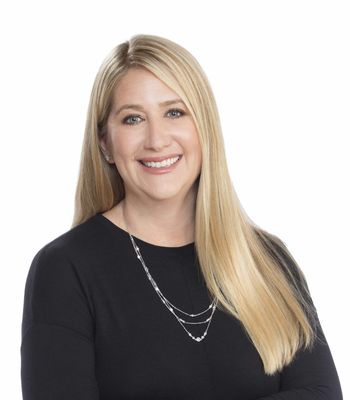 Portrait of Kelly Callahan, REALTOR®.